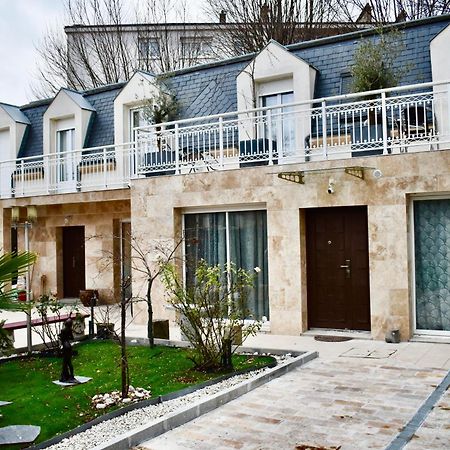 Villa Foch - Maison Familiale A 20 Min De Paris, Disney Et La Vallee Village Avec Balcon Et Jardin Privatif Saint-Maur-des-Fossés Buitenkant foto